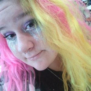 Meet your Posher, Rebekah